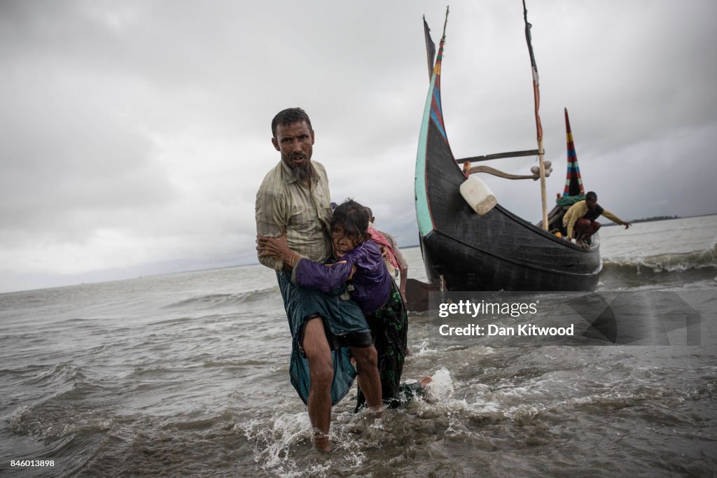 Rohingya Refugees Flood Into Bangladesh