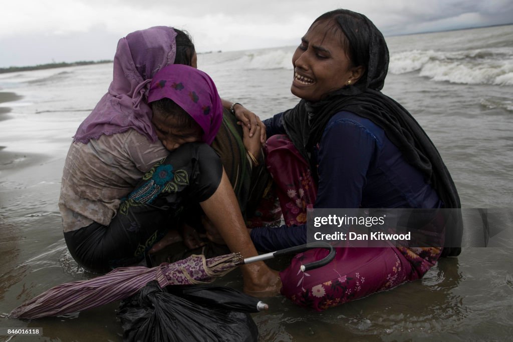 Rohingya Refugees Flood Into Bangladesh