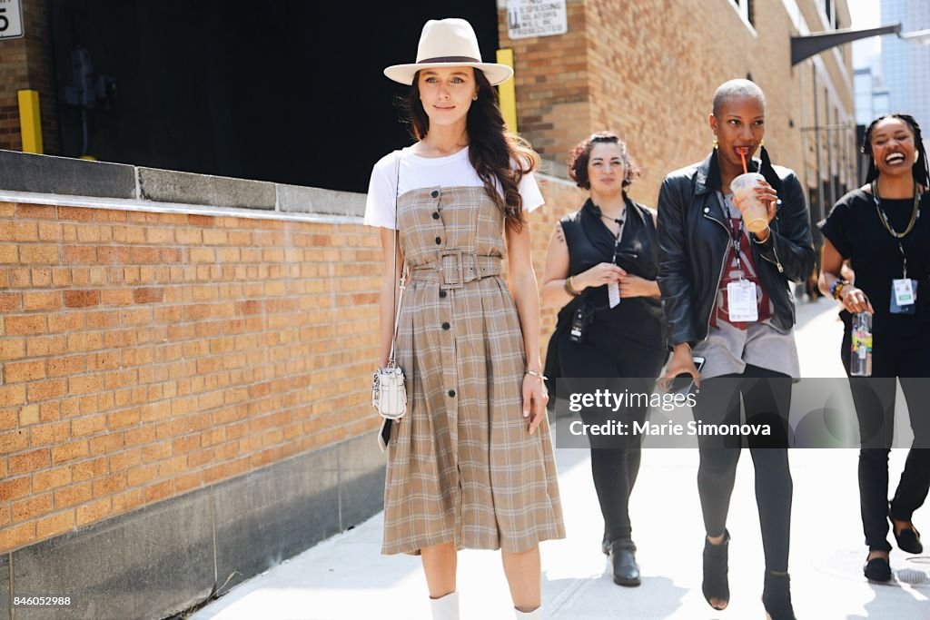 New York Fashion Week - Street Style - Day 5