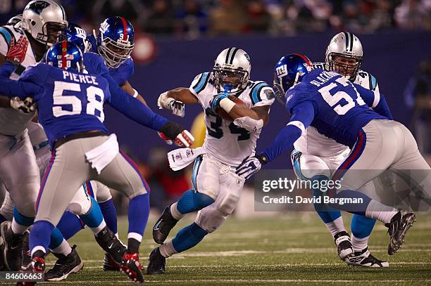 Carolina Panthers DeAngelo Williams in action, rushing vs New York Giants. East Rutherford, NJ CREDIT: David Bergman