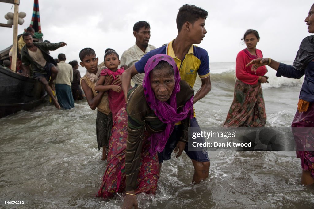 Rohingya Refugees Flood Into Bangladesh