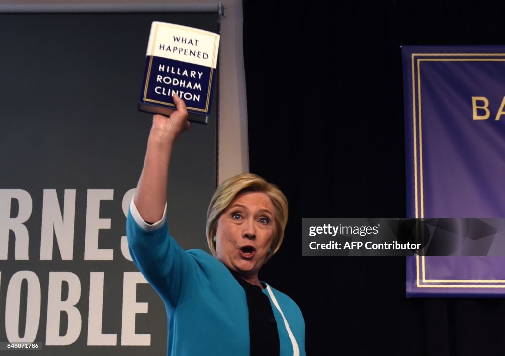 US-POLITICS-CLINTON-BOOK-SIGNING