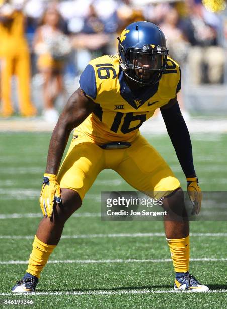 Toyous Avery of the West Virginia Mountaineers in action during the game against the East Carolina Pirates at Mountaineer Field on September 9, 2017...