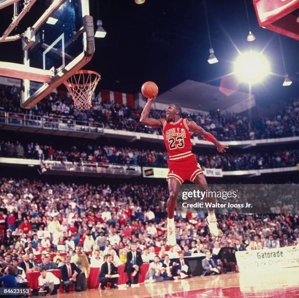 Slam Dunk Contest: Chicago Bulls Michael Jordan in action, making dunk during All Star Weekend. Chicago, IL 2/6/1988 CREDIT: Walter Iooss Jr.