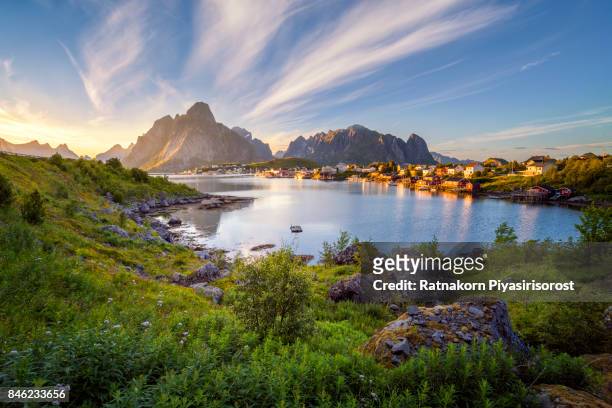reine - lofoten landscape scenery - norwegian culture stockfoto's en -beelden