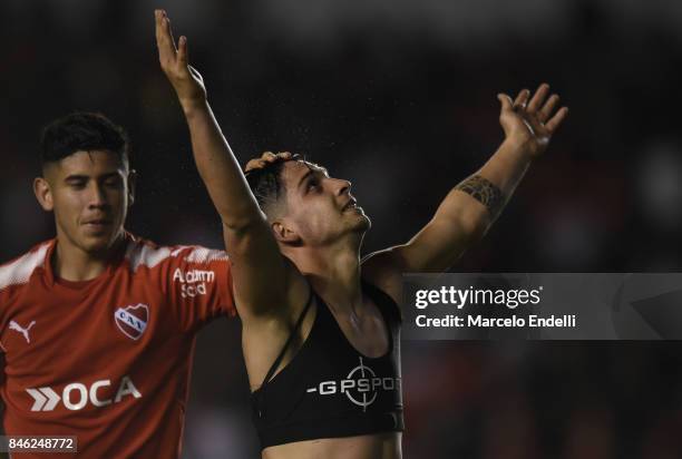 Martin Benitez of Independiente celebrates with teammate Alan Franco after scoring the second goal of his team with Alan Franco during a second leg...