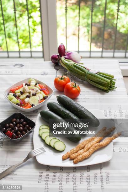 insalata greca - insalata stockfoto's en -beelden