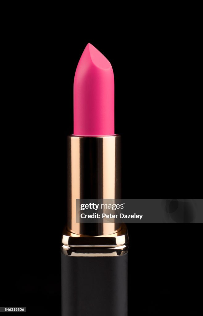 CLOSE UP OF PINK LIPSTICK