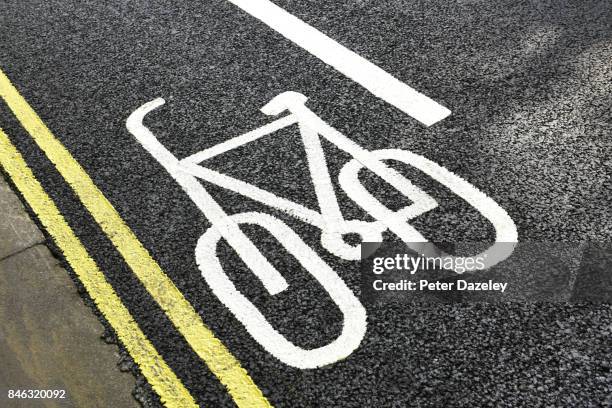 cycle road safety lane - bike path stock-fotos und bilder