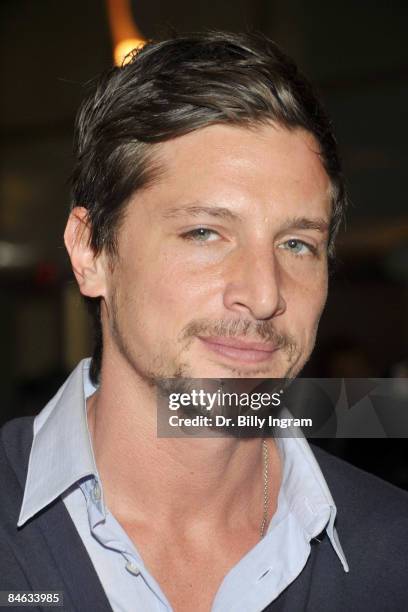 Actor Simon Rex arrives at the Los Angeles premiere of "2 Dudes And A Dream" at the ArcLight Theater on February 3, 2009 in Hollywood, California.