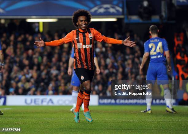 Willian Borges da Silva of Shakhtar Donetsk celebrates his goal during the UEFA Champions League match between Chelsea and Shakhtar Donetsk at...