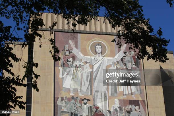 Touchdown Jesus Rip 140 Notre Dame Touchdown Jesus Stock Photos, High-Res Pictures, and ...