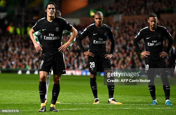 Paris Saint-Germain's Uruguayan striker Edinson Cavani , Paris Saint-Germain's French striker Kylian Mbappe and Paris Saint-Germain's Brazilian...