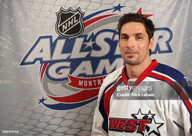 sheldon-souray-poses-for-a-portrait-during-the-2009-nhl-live-western-eastern-conference-all.jpg