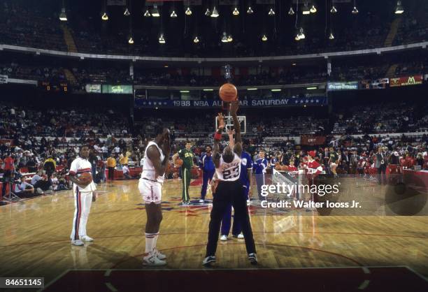 83 Michael Jordan 1988 Dunk Contest Stock Photos, High-Res Pictures, and Images - Getty Images