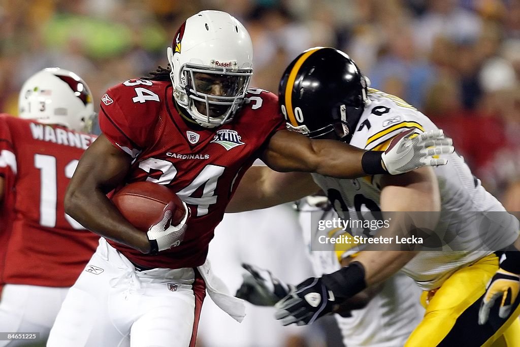 Tim Hightower Running back Tim Hightower of the Arizona Cardinals runs the ball and ...