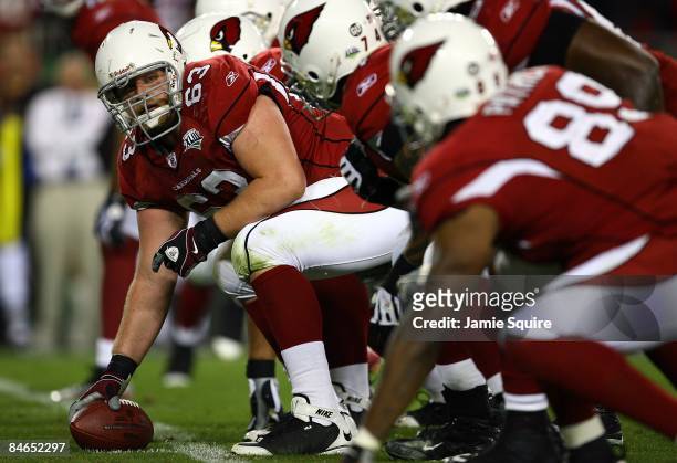 Center Lyle Sendlein of the Arizona Cardinals looks down the offensive line against the Pittsburgh Steelers during Super Bowl XLIII on February 1,...