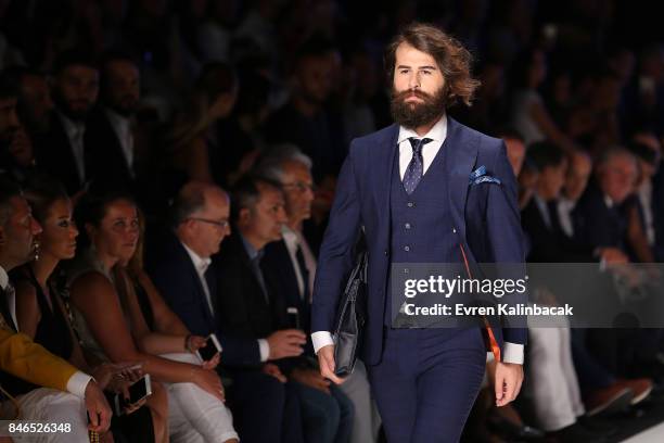 Model walks the runway at the Giovane Gentile show during Mercedes-Benz Istanbul Fashion Week September 2017 at Zorlu Center on September 13, 2017 in...