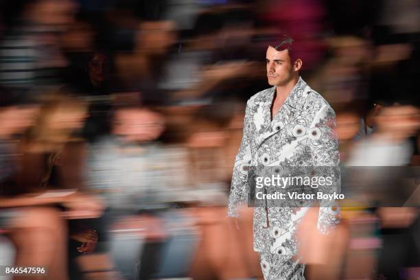 Model walks the runway at the Emre Erdemoglu show during Mercedes-Benz Istanbul Fashion Week September 2017 at Zorlu Center on September 13, 2017 in...