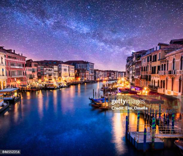 foto de violeta venecia venezia venecia milkyway noche ponte di rialto ver nubes - high dynamic range imaging fotografías e imágenes de stock