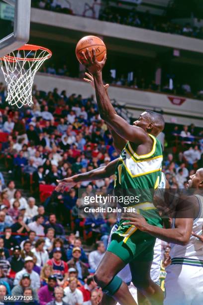 Shawn Kemp of the Seattle SuperSonics shoots against the Minnesota Timberwolves circa 1994 at the Target Center in Minneapolis, Minnesota. NOTE TO...