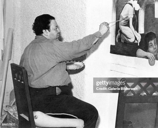 Mexican artist Diego Rivera at work in Mexico, circa 1930.