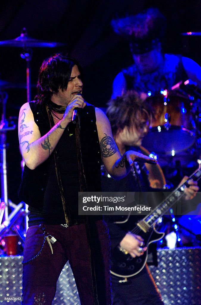 Motley Crue & Hinder Perform At The Reno Events Center