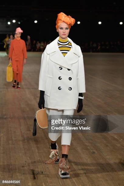 Magdalena Chachlica walks the runway for Marc Jacobs SS18 fashion show during New York Fashion Week at Park Avenue Armory on September 13, 2017 in...