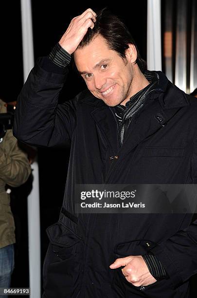 Actor Jim Carrey attends the premiere of "Under the Sea 3-D" at IMAX Theater at the California Science Center on February 5, 2009 in Los Angeles,...