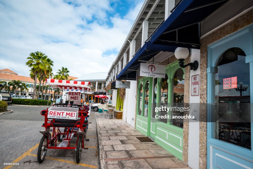 Tiendas en Plaza Saltmills, Providenciales. Islas Turcas y Caicos