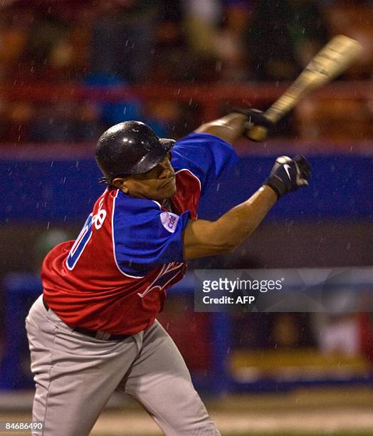 Ronnie Belliard of Tigres del Licey of Dominican Republic bats against Venado de Mazatlan of Mexico, during the 2009 Baseball Caribbean Series on...