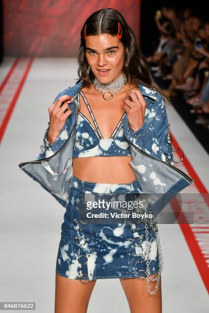 Model walks the runway at the DB Berdan show during Mercedes-Benz Istanbul Fashion Week September 2017 at Zorlu Center on September 14, 2017 in...