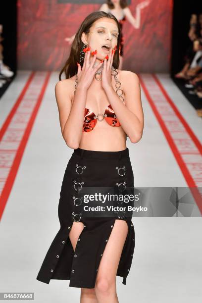 Model walks the runway at the DB Berdan show during Mercedes-Benz Istanbul Fashion Week September 2017 at Zorlu Center on September 14, 2017 in...