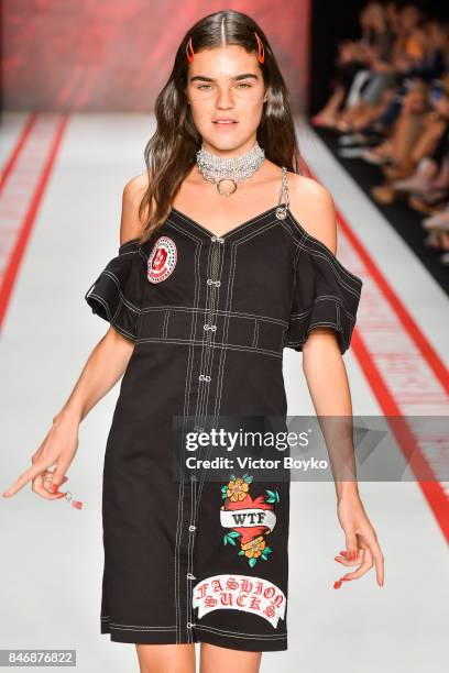 Model walks the runway at the DB Berdan show during Mercedes-Benz Istanbul Fashion Week September 2017 at Zorlu Center on September 14, 2017 in...