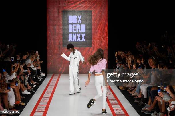 Models walk the runway at the DB Berdan show during Mercedes-Benz Istanbul Fashion Week September 2017 at Zorlu Center on September 14, 2017 in...