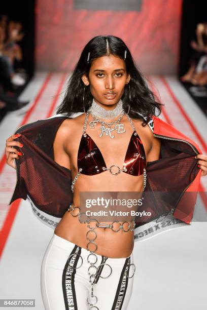 Model walks the runway at the DB Berdan show during Mercedes-Benz Istanbul Fashion Week September 2017 at Zorlu Center on September 14, 2017 in...