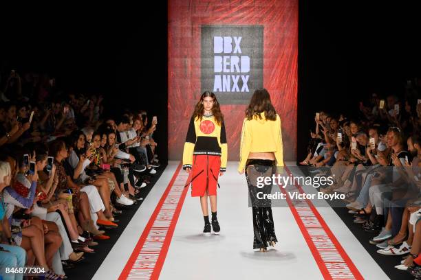 Models walk the runway at the DB Berdan show during Mercedes-Benz Istanbul Fashion Week September 2017 at Zorlu Center on September 14, 2017 in...