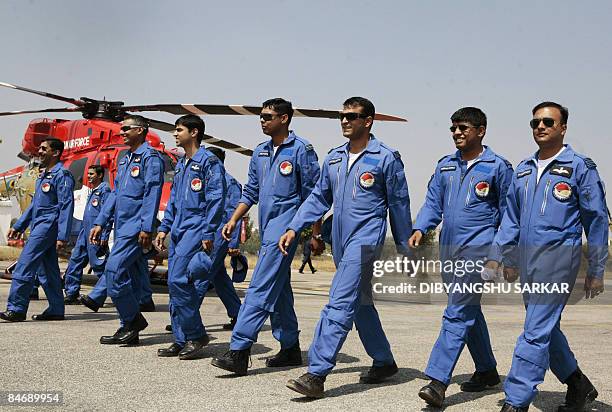 Halicoptar Tea 524 Sarang Helicopter Photos & High Res Pictures - Getty Images
