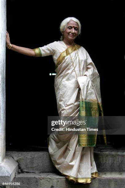 Muslich Praba 126 Hindustani Vocalist Stock Photos, High-Res Pictures, and Images ...