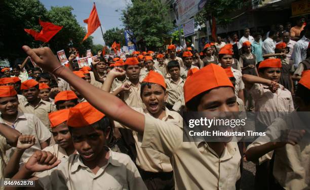 Children singing Vande Mataram at Sena Bhavan. The song was sung across the country to celebrate its centenary.