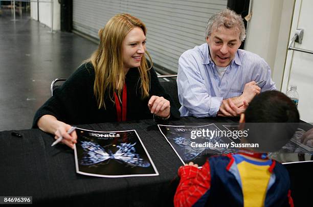Actress Anna Torv and executive producer Jeff Pinkner sign autographs at NY Comic-Con 09 at Jacob Javits Center on February 8, 2009 in New York City.