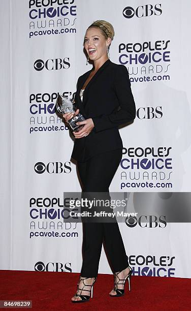 Katherine Heigl poses in the press room for the 35th Annual People's Choice Awards at The Shrine Auditorium on January 7, 2009 in Los Angeles,...