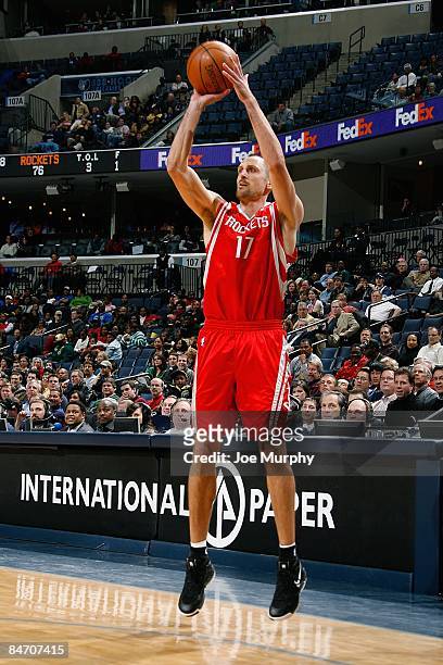 Brent Barry of the Houston Rockets shoots a jumper during the game against the Memphis Grizzlies on February 4, 2009 at FedExForum in Memphis,...