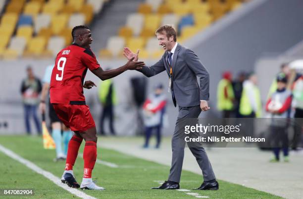 Alhaji Gero of Ostersunds FK and Graham Potter, head coach of Ostersunds FK celebrates during the UEFA Europa League group J match between Zorya...