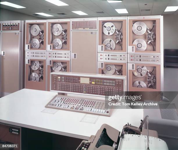 1960s Computer Gpu 1960 Computer Stock-Fotos und Bilder - Getty Images