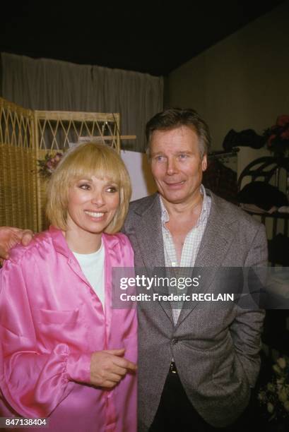 Mireille Darc et Jean Piat a la premiere de la piece Chapitre II au theatre Edouard VII le 21 janvier 1985 a Paris, France.