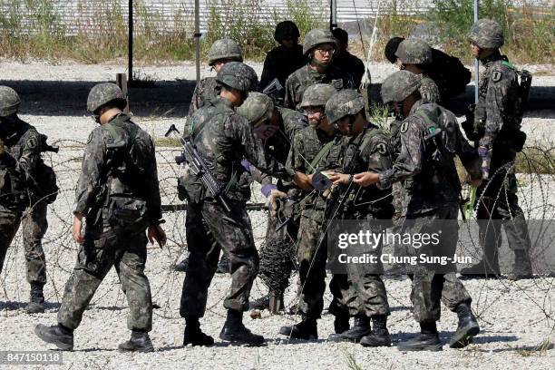 South Korean soldiers take part in military exercise at Imjingak, near the demilitarized zone of Panmunjom on September 15, 2017 in Paju, South...