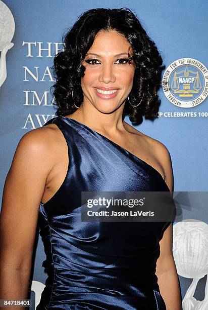 Actress Wendy Davis attends the 40th NAACP Image Awards nominee luncheon at The Beverly Hills Hotel on February 2009 in Beverly Hills, California.