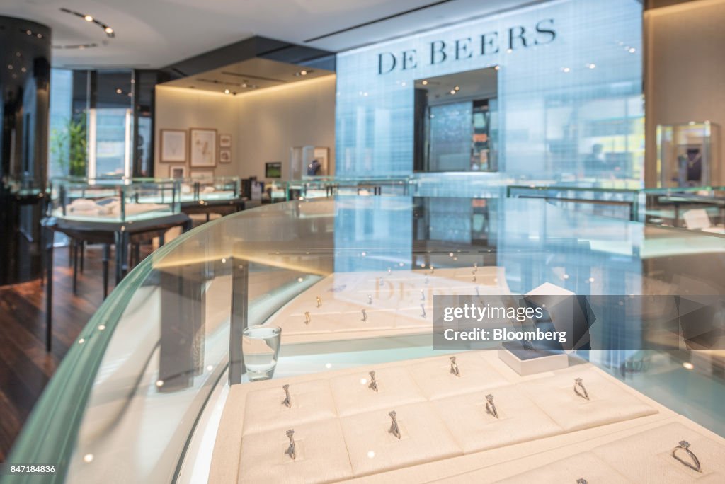 Inside a De Beers SA Store