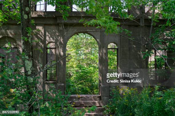 overlook mountain house ruins - woodstock new york state stock pictures, royalty-free photos & images